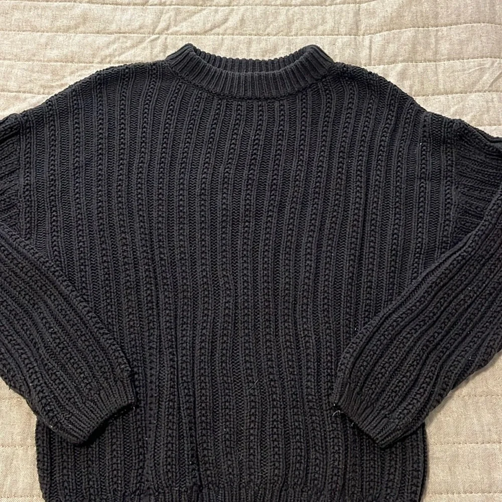Sweater - Picture 1 of 2